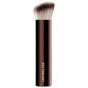 HOURGLASS Кисточка для бесшовной отделки Vanish Foundation Brush - 1 шт.