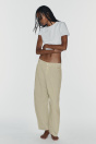 Zara ДЖИНСЫ TRF CHINO СРЕДНЕГО РАЗМЕРА С ПОЯСОМ среднего РАЗМЕРА И ВЫСОКОЙ ТАЛИЕЙ