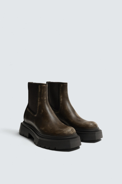 Zara Ботфорты CHELSEABOOTS С ЭФФЕКТОМ Б/У И широкой подошвой 495707286-700-39