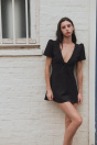 Zara МИНИ-ПЛАТЬЕ С БАНТОМ черного цвета