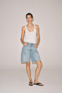 Zara ДЖИНСОВЫЕ ШОРТЫ-БЕРМУДЫ С РАССЛАБЛЕННЫМ ПОЯСОМ СРЕДНЕЙ ВЫСОТЫ ZW COLLECTION Blue размытые