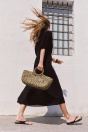 Zara Плетеная двухцветная сумочка
