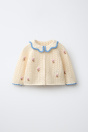 Zara КУРТКА С ВЫШИВКОЙ BODOQUES кремового цвета