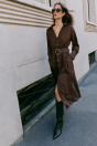 Zara Платье-БЛУЗКА миди С ПОЯСОМ коричневого цвета