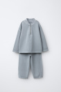 Zara КОМПЛЕКТ ДЛЯ БЕГА ТРУСЦОЙ ТОЛСТОВКА И ОДНОТОННЫЕ БРЮКИ 511085001-102-18