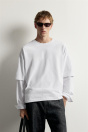 Zara ФУТБОЛКА С МНОГОСЛОЙНЫМИ рукавами белого цвета.