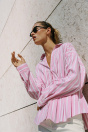 Zara РУБАШКА В ПОЛОСКУ С ДЕКОРАТИВНЫМИ СКЛАДКАМИ розово-белого цвета.