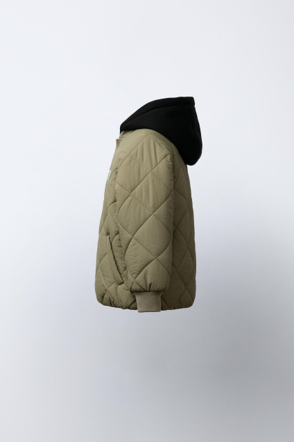 Zara СТЕГАНАЯ КУРТКА С КАПЮШОНОМ ИЗ КОМБИНИРОВАННОГО МАТЕРИАЛА 510015513-505-18
