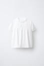 Zara РОМАНТИЧНАЯ ФУТБОЛКА С КРУЖЕВНЫМ БЕЛЫМ ВОРОТНИЧКОМ И КОРОТКИМИ РУКАВАМИ.