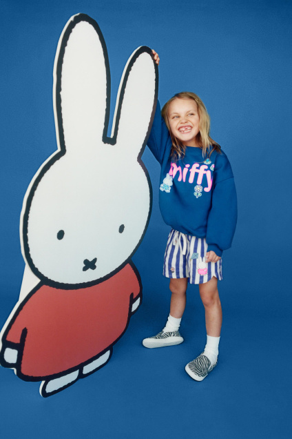 Zara ТОЛСТОВКА С НАШИВКАМИ MIFFY MERCIS BV 536435508-420-18