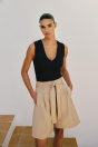 Zara Хлопковая ФУТБОЛКА С V-ОБРАЗНЫМ ВЫРЕЗОМ черного цвета