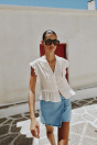 Zara ТОП С ВОЛАНАМИ И ВЫШИВКОЙ белого цвета.