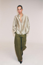 Zara РУБАШКА С ВОРОТНИКОМ-СТОЙКОЙ ZW COLLECTION песочного цвета