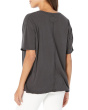 Nina Tee