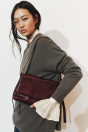 Zara КОЖАНЫЙ ЧЕХОЛ С КЛАПАНОМ красного цвета