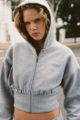 Zara УКОРОЧЕННАЯ блестящая толстовка с серым мелированием