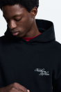 Толстовка с капюшоном с принтом в непринужденной посадке