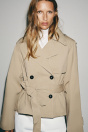 Zara КОРОТКАЯ ТРЕНЧ-КУРТКА С НАПЛЕЧНИКАМИ И ПОЯСОМ верблюжьего цвета