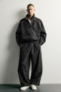 Zara ФУНКЦИОНАЛЬНАЯ КУРТКА С КОНТРАСТНЫМИ ДЕТАЛЯМИ ВОДООТТАЛКИВАЮЩИЙ черный