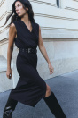 Zara Темно-синее платье миди в тонкую полоску с талией