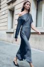 Zara Длинное атласное платье асимметричного серого цвета