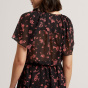 Ted Baker Мягкий тканый топ с баской