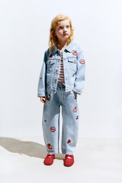 Zara ДЖИНСЫ-БОЧКИ HELLO KITTY SANRIO 528084018-400-18