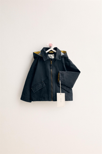 Zara КУРТКА СО СЪЕМНЫМ КАПЮШОНОМ С ВНЕВРЕМЕННЫМ ПОКРЫТИЕМ 502195724-401-18
