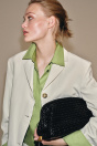 Zara Плетеный клатч черного цвета