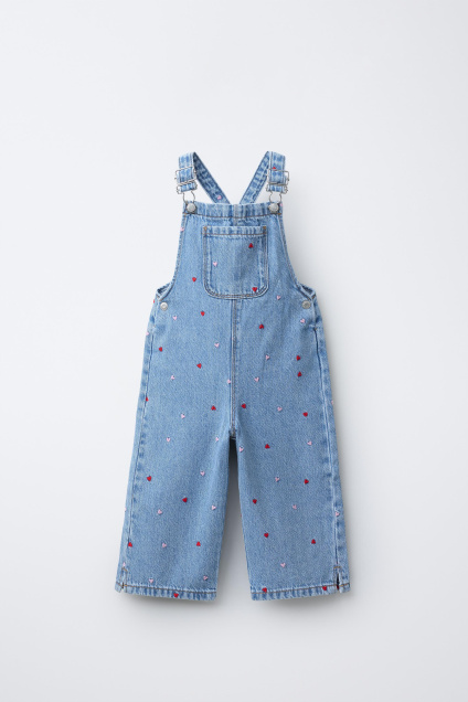 Zara ДЛИННЫЙ ДЖИНСОВЫЙ КОМБИНЕЗОН С ВЫШИВКОЙ В ВИДЕ СЕРДЦА 495684616-400-18