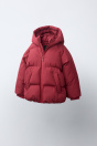 Zara ВОДООТТАЛКИВАЮЩЕЕ СТЕГАНОЕ ПАЛЬТО С КАПЮШОНОМ темно-красного ЦВЕТА