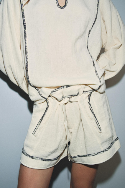 Zara ШОРТЫ С ДЕКОРАТИВНОЙ СТРОЧКОЙ ZW COLLECTION 505034876-712-1