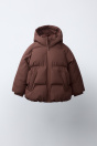 Zara ВОДОНЕПРОНИЦАЕМОЕ СТЕГАНОЕ ПАЛЬТО С КАПЮШОНОМ Темно-кирпично-красного цвета