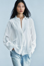 Zara ОДНОТОННАЯ РУБАШКА С ОТДЕЛКОЙ СПЕРЕДИ ZW COLLECTION кремового цвета